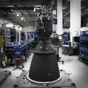 スペースX、「改良型ファルコン9」ロケット用の第1段エンジンを公開