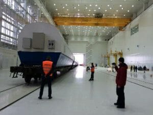ソユーズ・ロケット、ヴァストーチュヌィ宇宙基地の組立棟に到着　12月の打ち上げには暗雲