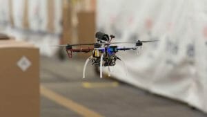 恐怖！　空飛ぶドローンがハイジャック可能だと報告される