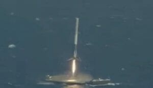 スペースX「ファルコン9ロケット」打ち上げ・船上着陸に初成功