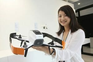 iPhone製造のペガトロン、新型ドローンを発表。スマホ風に機能追加も