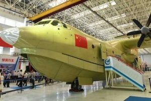 中国で世界最大の水陸両用機「AG-600」公開。カラーがピカチュウっぽい?