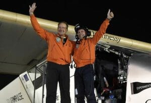 世界初！ ソーラー飛行機「Solar Impulse 2」が世界一周に成功　4万キロ以上を飛行