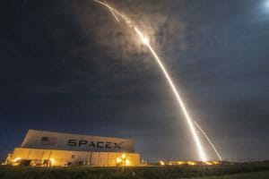 スペースX、ロケット爆発原因を「ヘリウム注入」に特定 年内にファルコン9打上げ再開目指す
