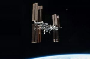 ISSの宇宙飛行士の滞在人数、2017年に一時削減へ ロシア側から一名