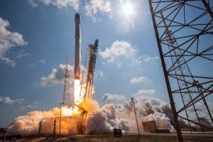 スペースX、1月初旬にロケット打ち上げ再開予定と公式声明