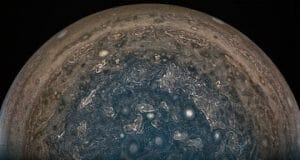 木星探査機「ジュノー」 接近マヌーバを断念　南極の新画像を送信