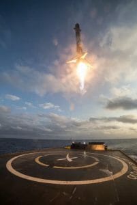 再利用ロケット「ファルコン9」の着陸動画、スペースXが公開