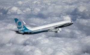 ボーイング、最新ジェット機「737 MAX 9」初飛行を完了