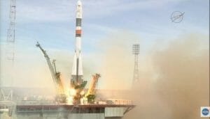 ソユーズ、米露の宇宙飛行士2人をISSへと打ち上げ