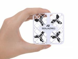 つまめるモナカサイズ!? ガード付きの小型ドローン「SQUARED」国内販売開始