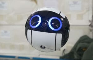 実験棟「きぼう」船内のドローン「Int-Ball」は何をしてるの？　活動報告動画が公開
