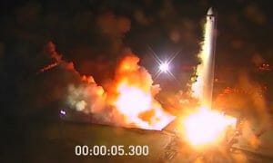 スペースX、超大型ロケット「ファルコン・ヘビー」第1段のテストを完了