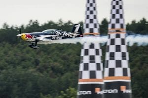 レッドブル・エアレース、日本の室屋選手はプラクティスでトップスタート! 第7戦ラウジッツ大会