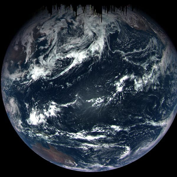 米版はやぶさこと「オシリス・レックス」 地球フライバイで水の惑星をパシャリ