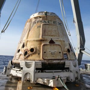 スペースX補給船、ISSから海上に帰還　再使用ミッションに成功