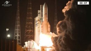 「アリアン5」ロケット打ち上げ　一時通信途絶するも人工衛星は軌道投入