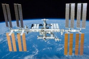 NASA、宇宙ステーション運用は民間へ 月面探査を優先 WFIRSTは中止