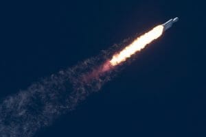 スペースX、6月のファルコン・ヘビー打ち上げで人工衛星など大量投入へ