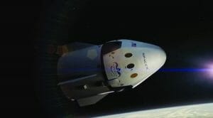 スペースXの有人型「クルー・ドラゴン」、初テスト飛行向け熱真空試験を完了