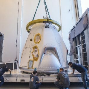 スペースXの有人宇宙船「クルー・ドラゴン」、フロリダ到着し初テスト飛行へ