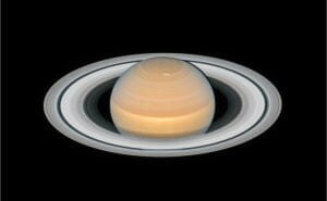 ハッブルが捉えた土星の輪