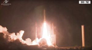 アリアン5、100回目の打ち上げに成功　2衛星を軌道投入