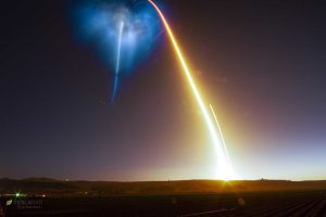 スペースX、初となる西海岸施設への「ファルコン9」ロケット着陸に成功