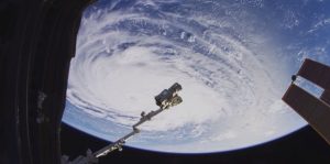宇宙から送られてきた8K解像度ビデオをどうぞ