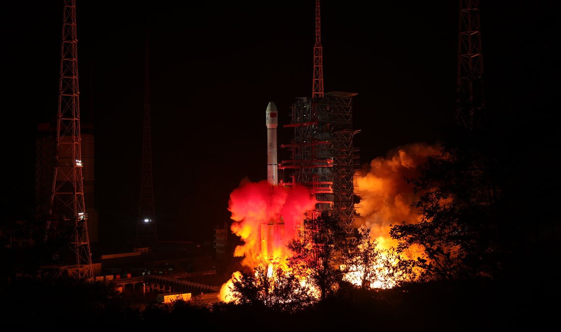 中国「嫦娥4号」を打ち上げ。世界初の月面裏側を探査へ