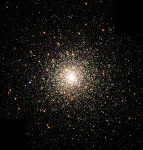 球状星団「M80」から届く古代の光