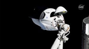スペースX「クルー・ドラゴン」ISSにドッキング成功 民間開発の有人宇宙船