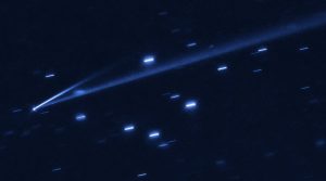 崩壊へのプロローグか？小惑星から伸びる尾の正体とは