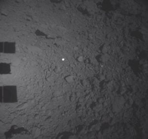 はやぶさ2、ターゲットマーカー投下に成功！リュウグウに再着陸へ