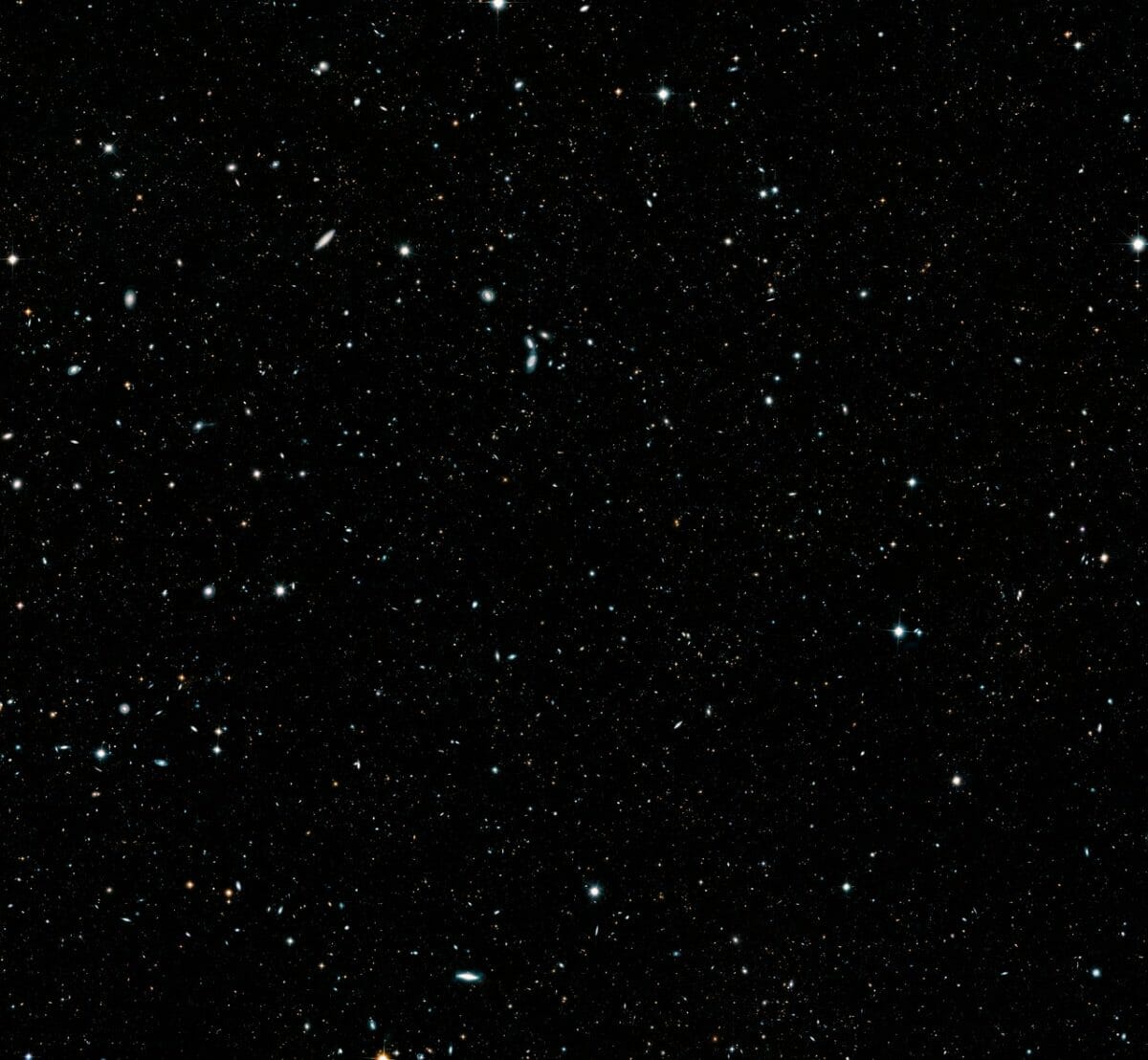 見える点の全てが銀河！ 26万個の銀河と京個の星【今日の宇宙画像】