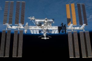 国際宇宙ステーションを民間開放へ　旅行客滞在も可能に