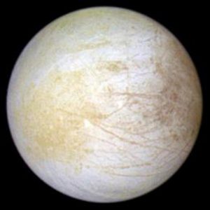 木星の衛星エウロパの黄色い模様は「塩」だった