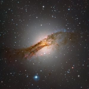 ダストレーンに隠れた超大質量ブラックホール