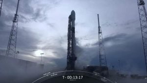 同一ファルコン9が3度目の打ち上げ実施 フェアリング回収にも成功