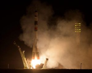 UAE初の宇宙飛行士らが宇宙ステーションへと打ち上げ実施