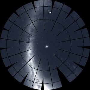 NASA探査機、1年かけて南天全体を観測。208枚の画像から作られたパノラマ画像