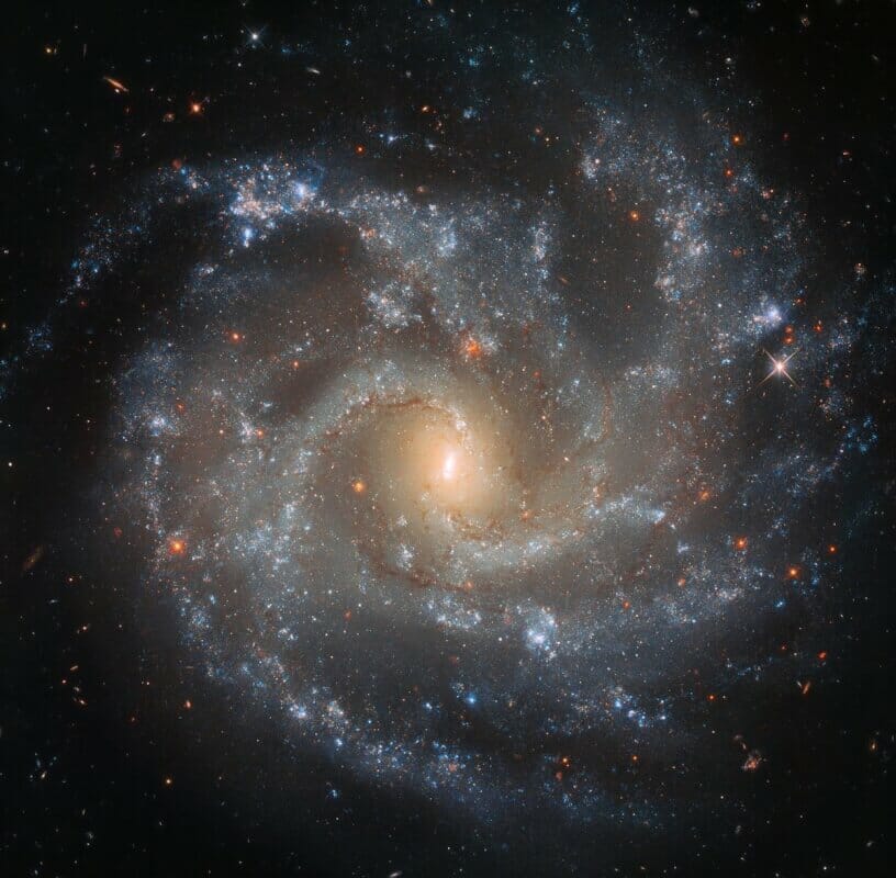 渦巻銀河「NGC 5468」