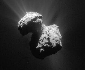 チュリュモフ・ゲラシメンコ彗星、太陽からの距離によって色が変わっていた