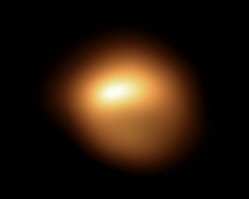 「爆発にはまだ遠い」ベテルギウスは従来予想よりも小さくて近い星？