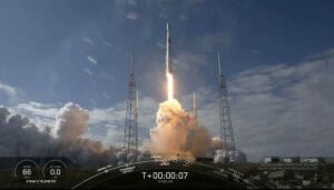 スペースX、スターリンク衛星60機を打ち上げ成功　ブースター回収は失敗
