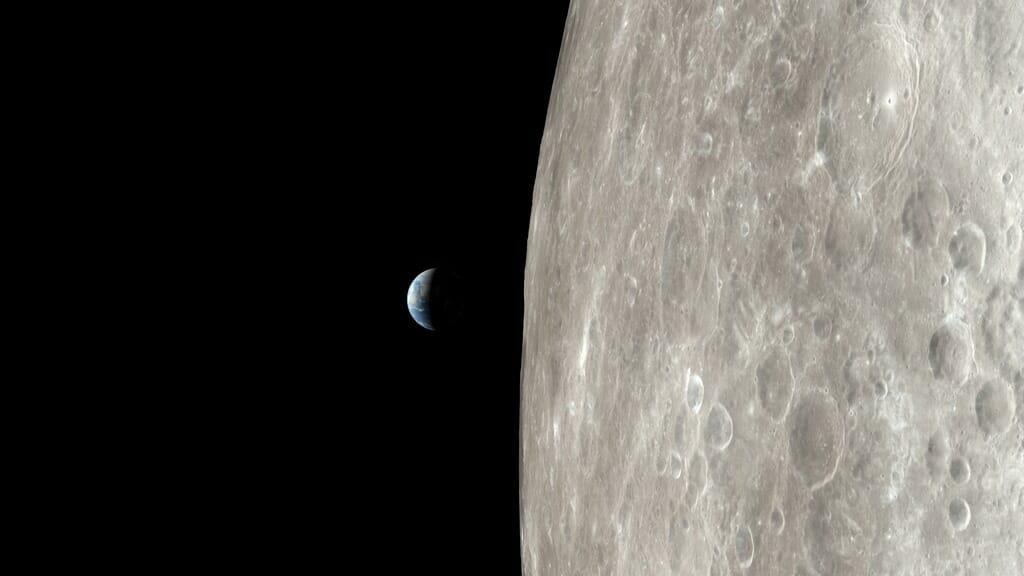 アポロ13号の宇宙飛行士たちが見た月面（再現動画）【今日の宇宙画像】