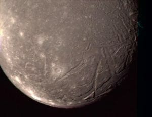 天王星の衛星が小さく形成された理由が解明