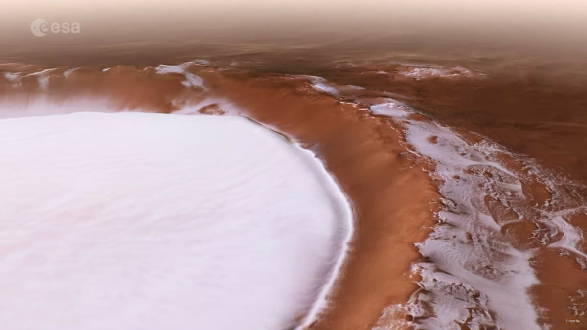 動画「Flight over Korolev Crater on Mars」