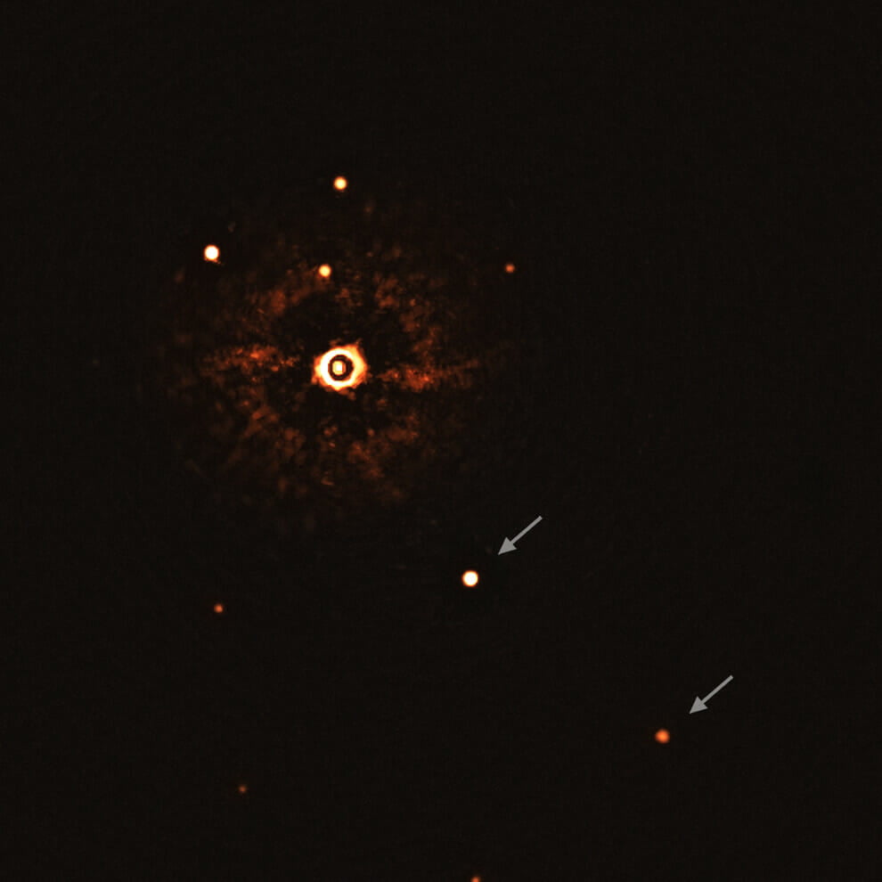 2つの系外惑星を撮影した画像。