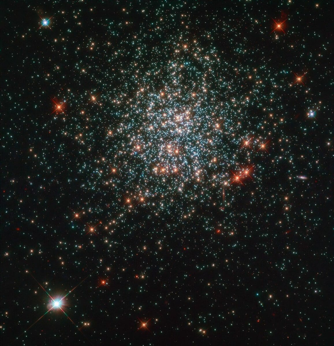 宇宙の宝石箱から見えてきた星の進化の姿：星団 NGC 2203 | sorae 宇宙へのポータルサイト